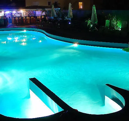 Otel Macedon 3*