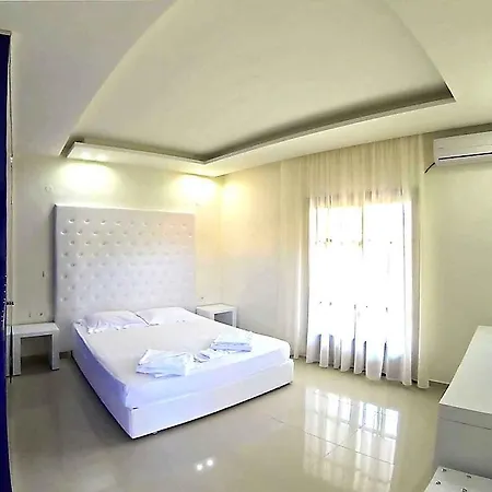 Macedon 3*